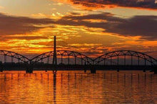Laden Sie das Bild in den Galerie-Viewer, Malen nach Zahlen fŸr Erwachsene |ÊBrücke am Sonnenuntergang | Figured&#39;Art